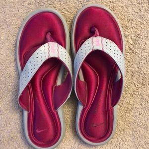 Nike memory foam flip flops